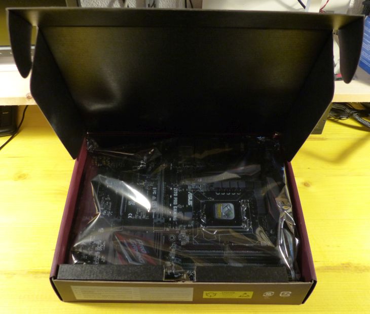 ASUS Z170 Pro Gaming Motherboard Unboxing