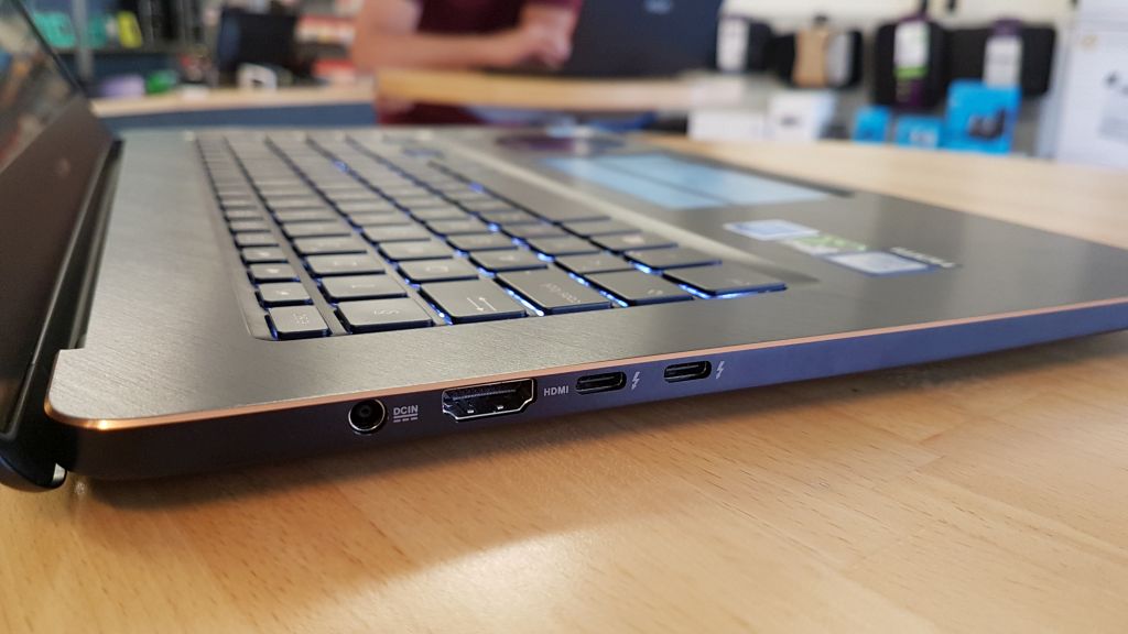 ASUS ZenBook Pro UX580G - Notebook with ScreenPad